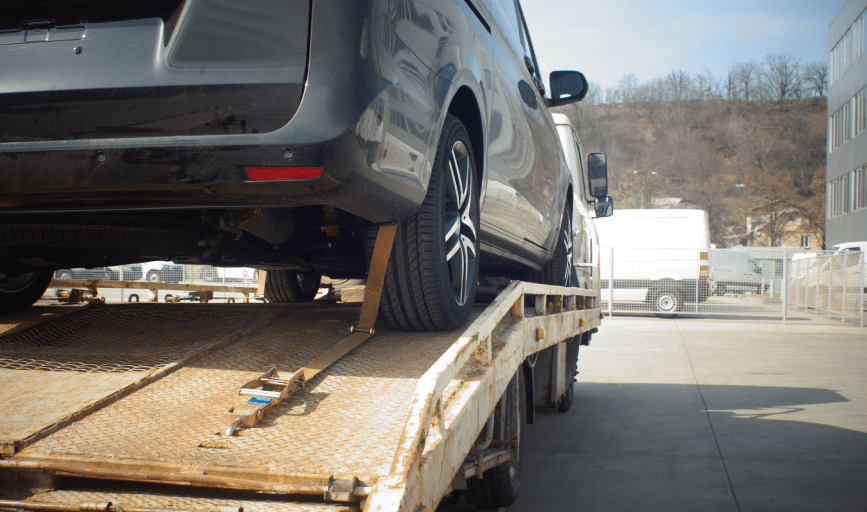 La La's Towing